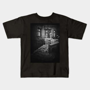 hunters house entry Kids T-Shirt